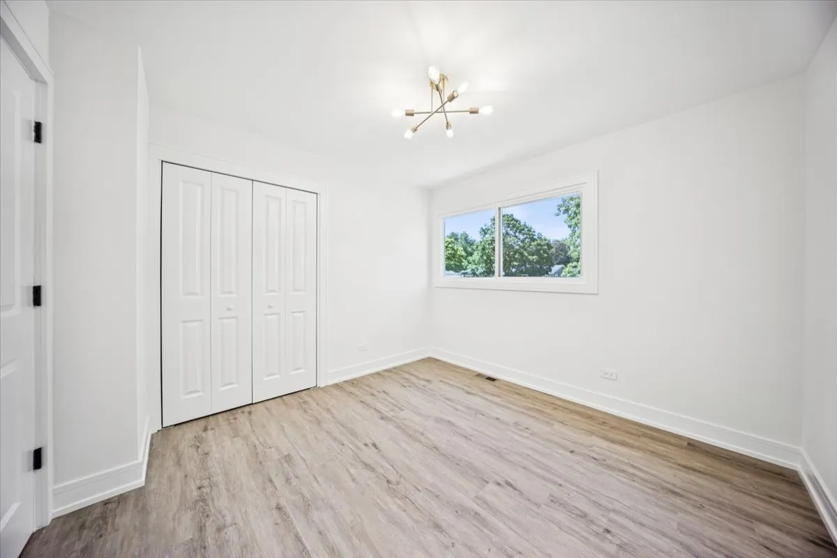 22W633 Burr Oak Drive IL