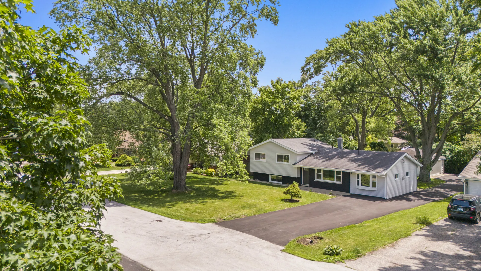 22W633 Burr Oak Drive IL