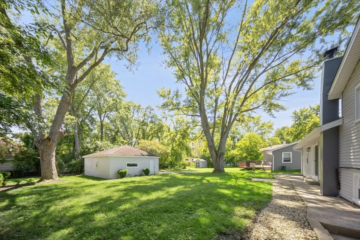 22W633 Burr Oak Drive IL