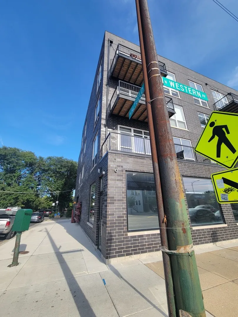 2443 N Western Avenue 401 IL