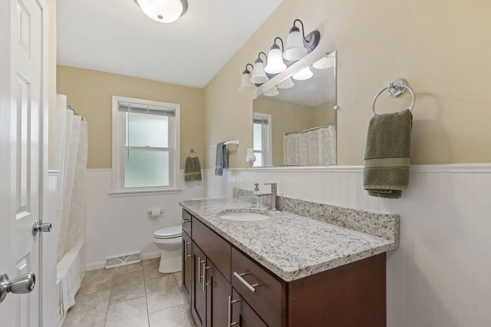 203 Coldren Drive IL