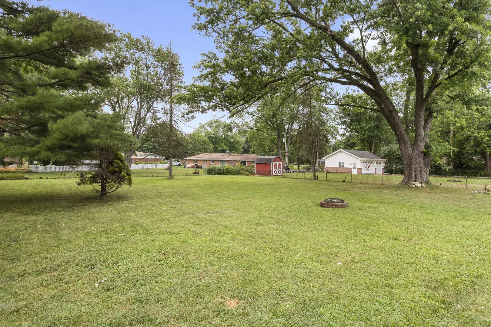 203 Coldren Drive IL