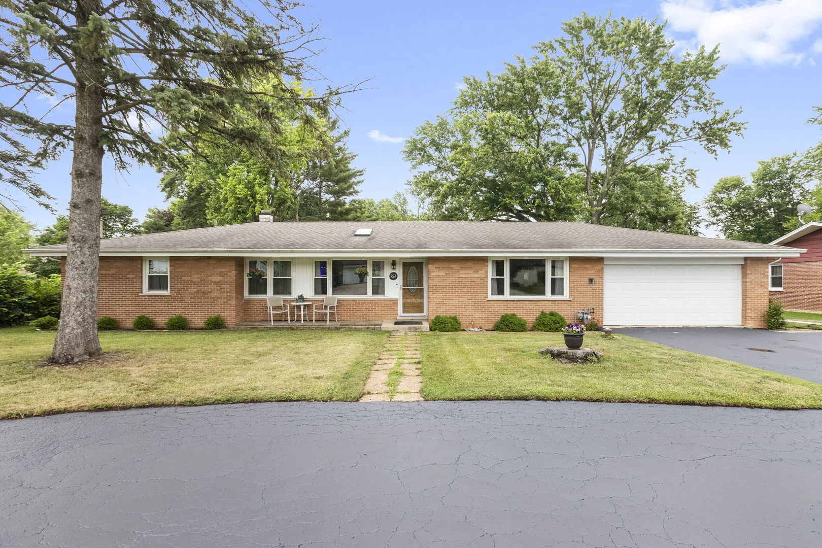 203 Coldren Drive IL