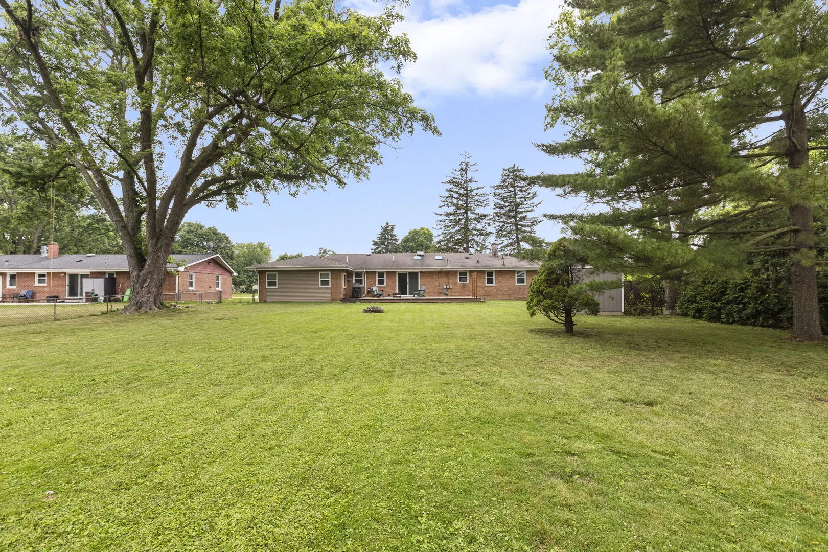 203 Coldren Drive IL