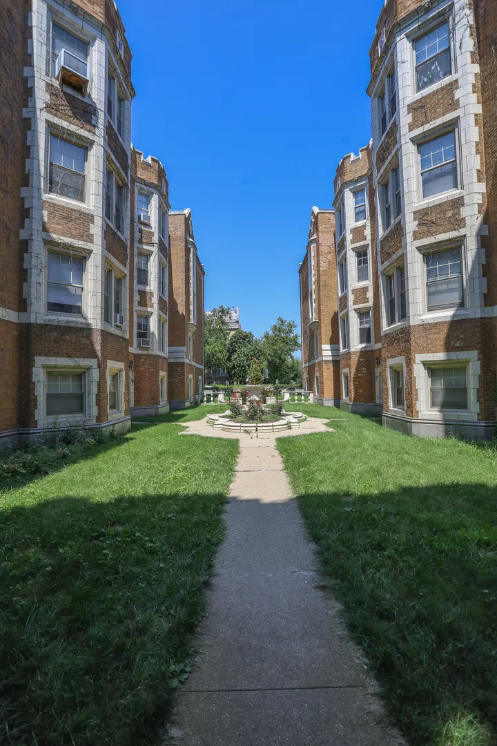 1041 W North Shore Avenue 3S IL