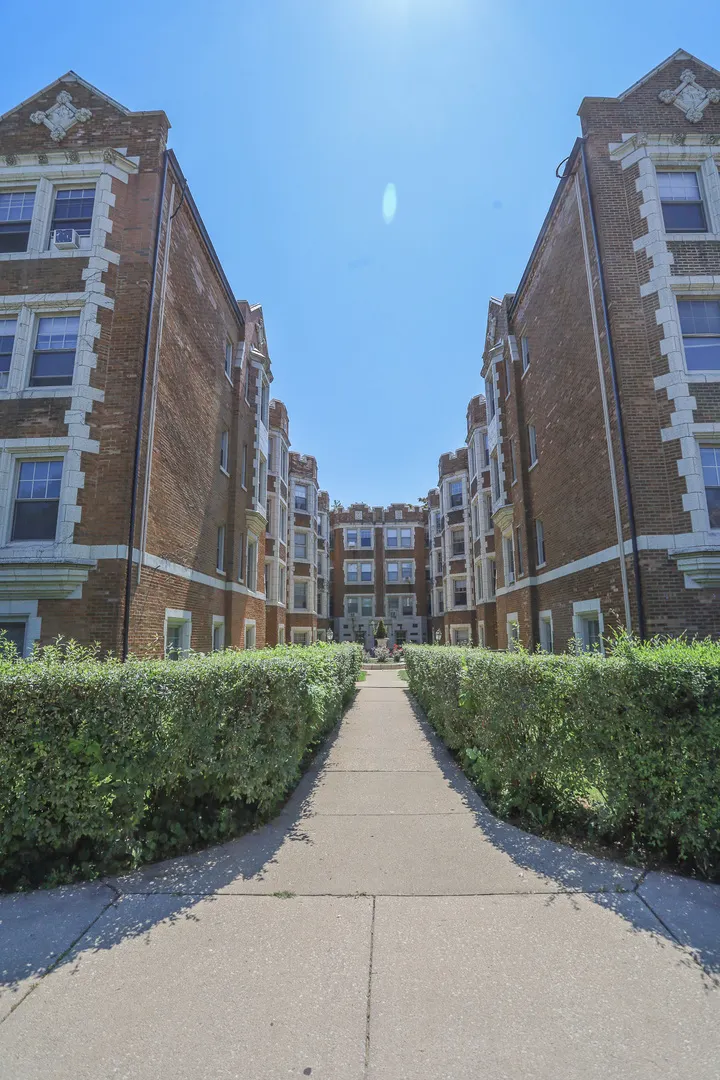 1041 W North Shore Avenue 3S IL