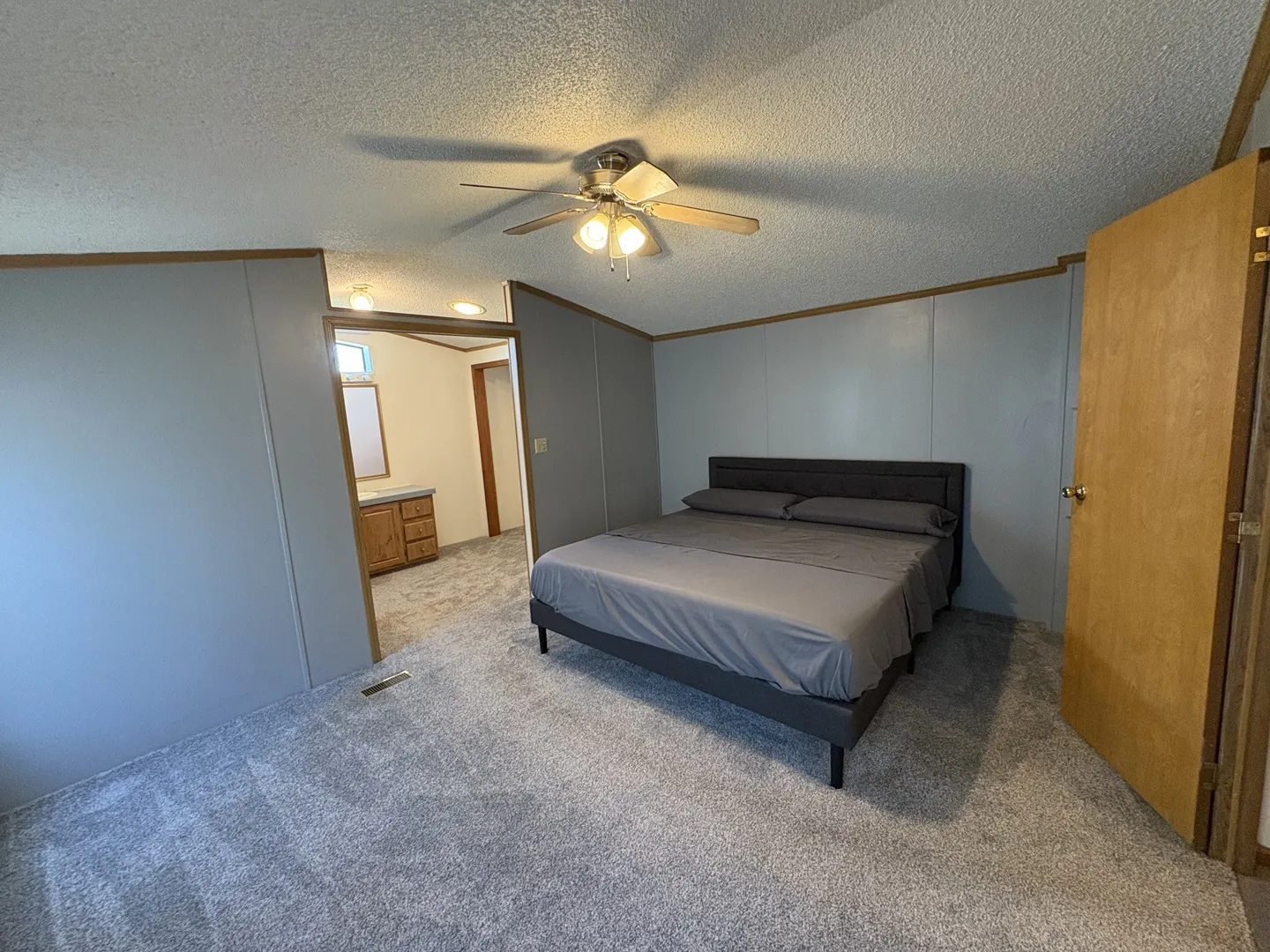 2211 Crestview Drive IL