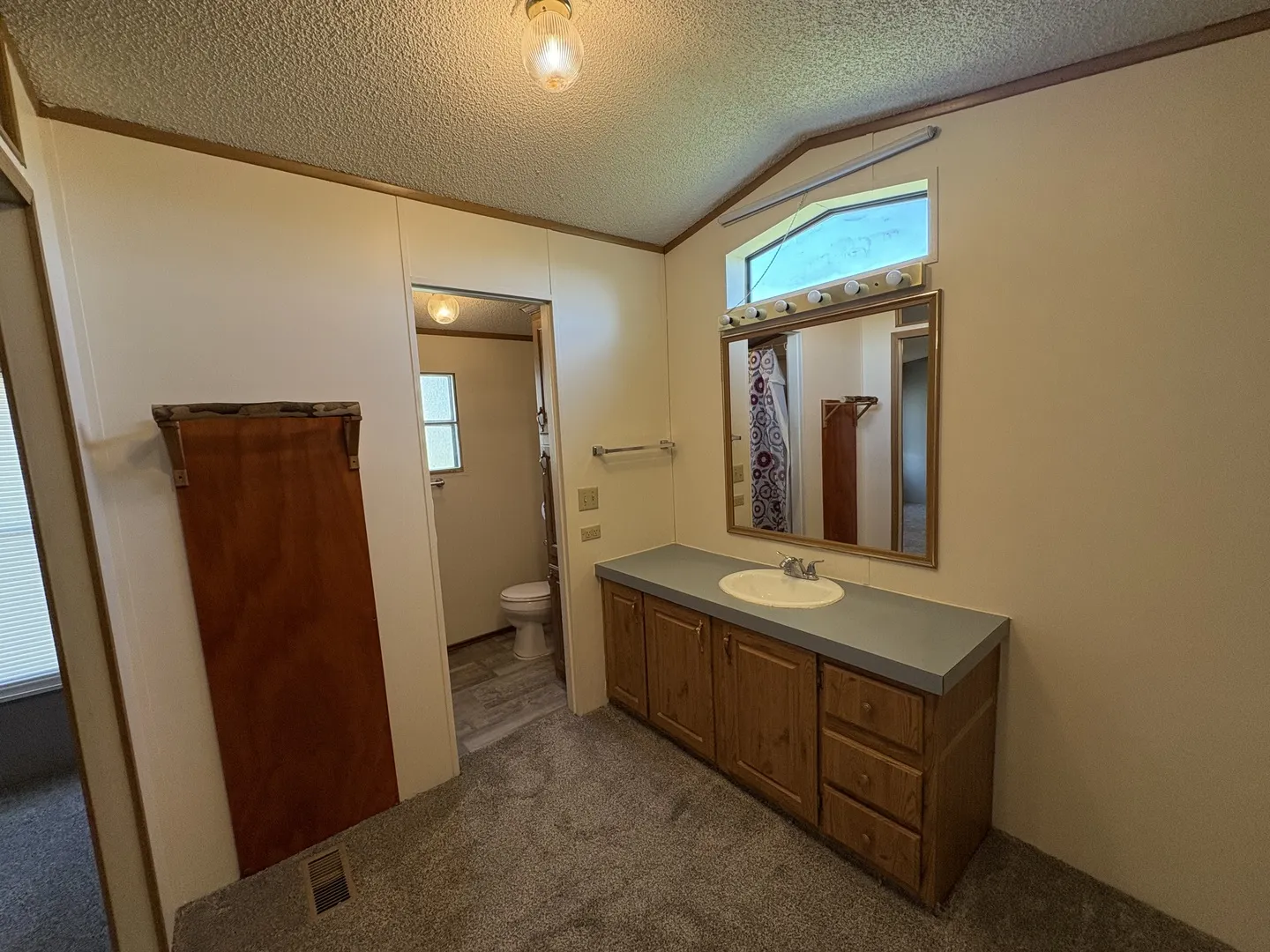 2211 Crestview Drive IL