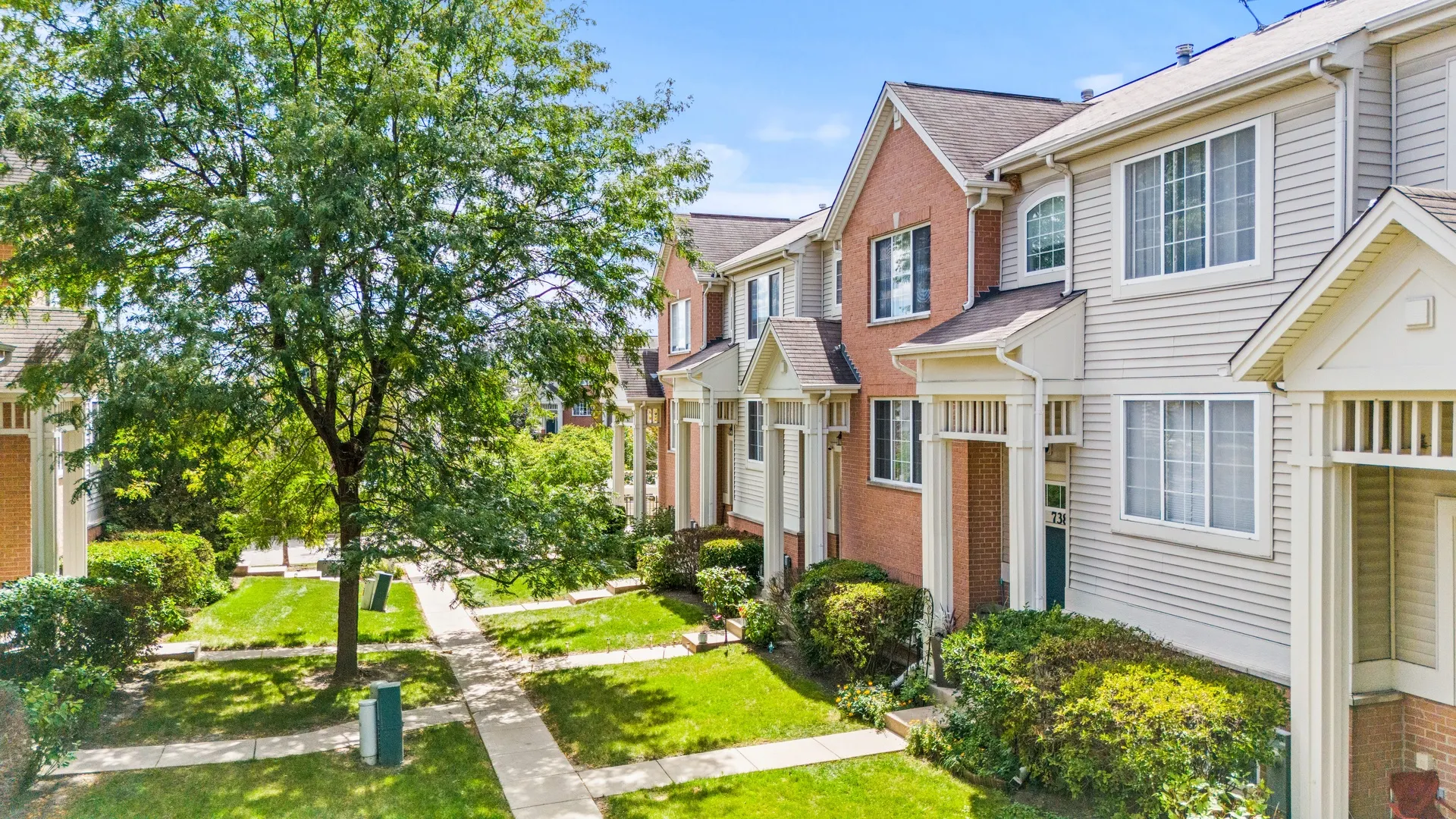 738 Hanbury Drive IL