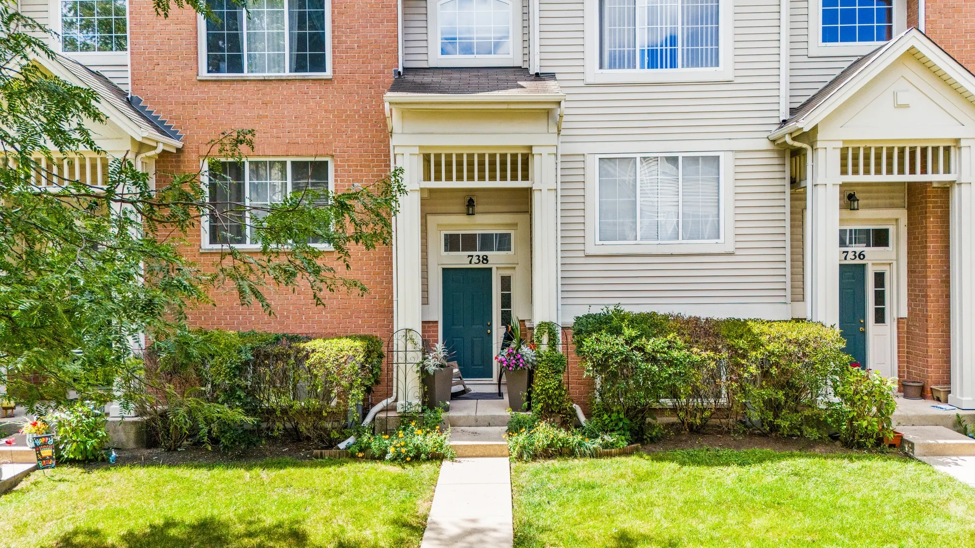 738 Hanbury Drive IL