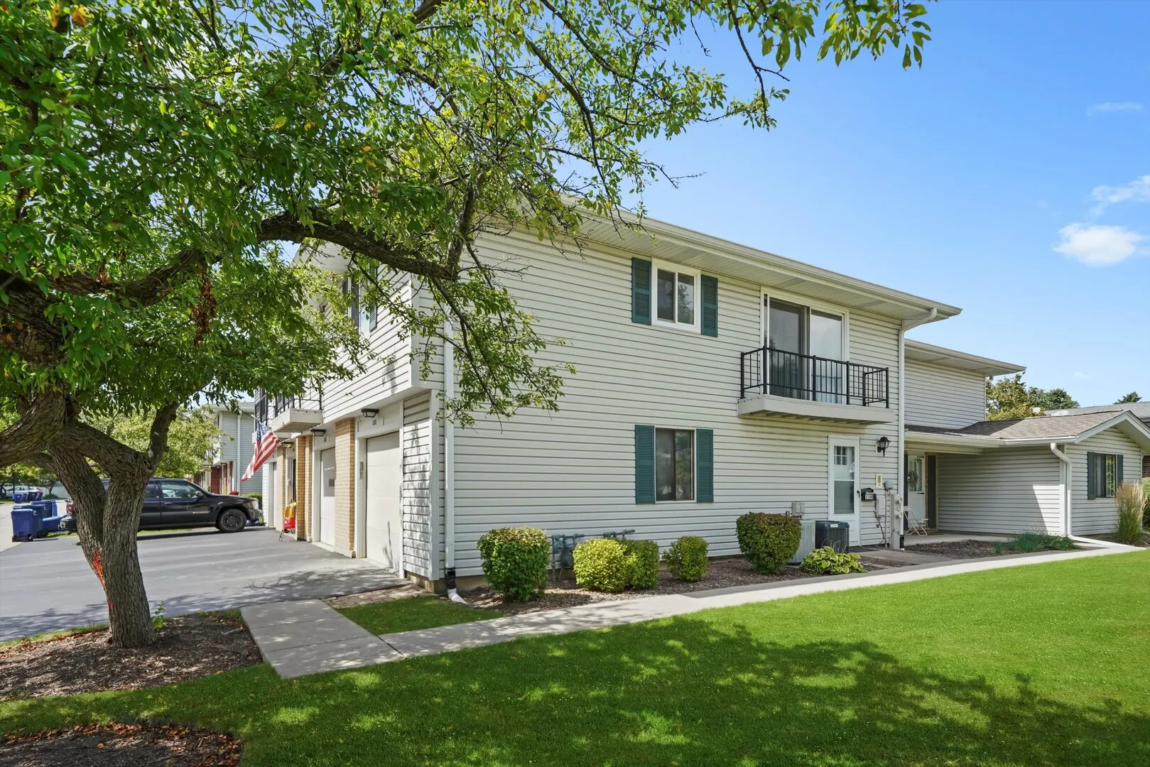 1100 Stoughton Court 1711 IL