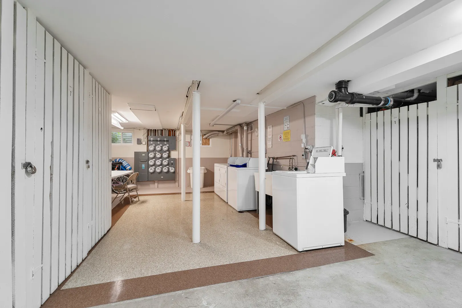 301 E PLAINFIELD Road 4 IL