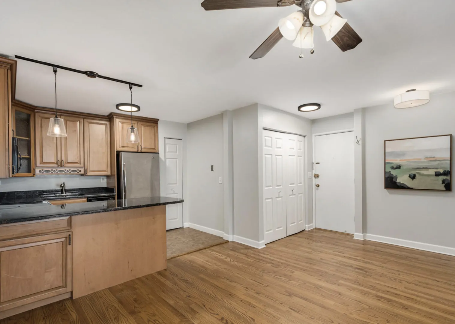 420 W Aldine Avenue 401 IL
