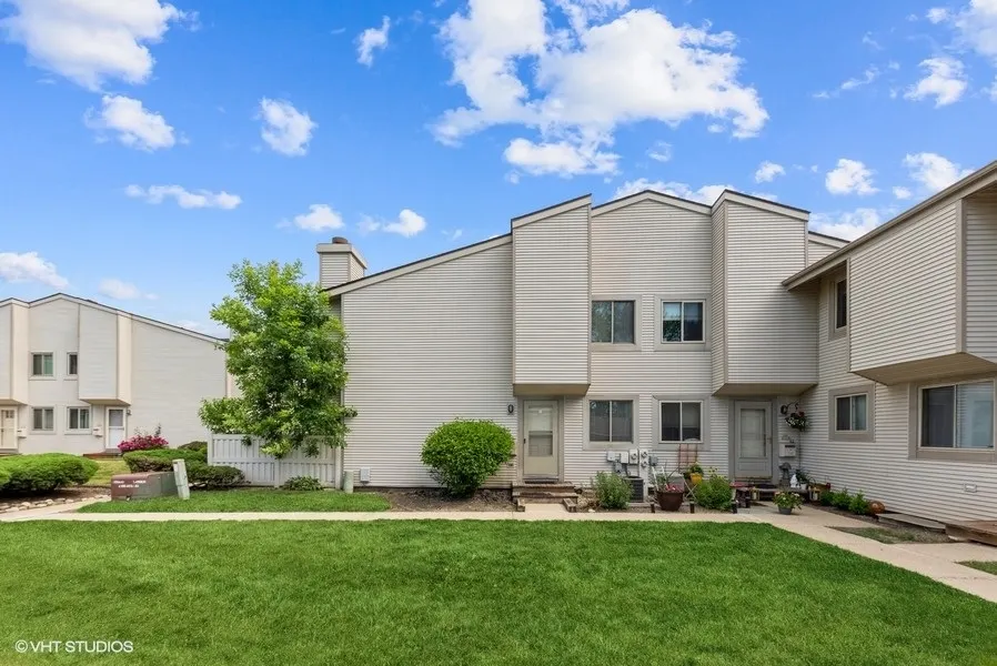 1030 Emerald Drive IL
