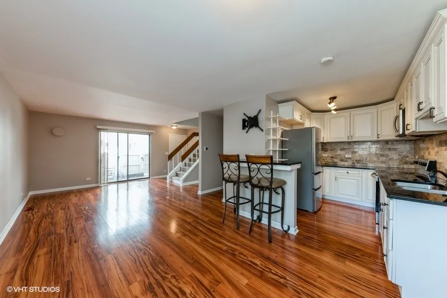 1030 Emerald Drive IL