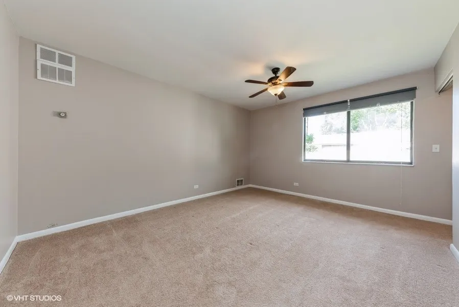 1030 Emerald Drive IL