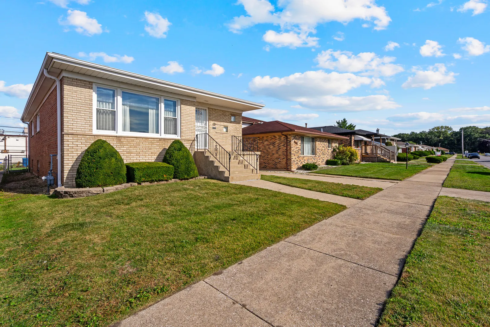 607 Hoxie Avenue IL