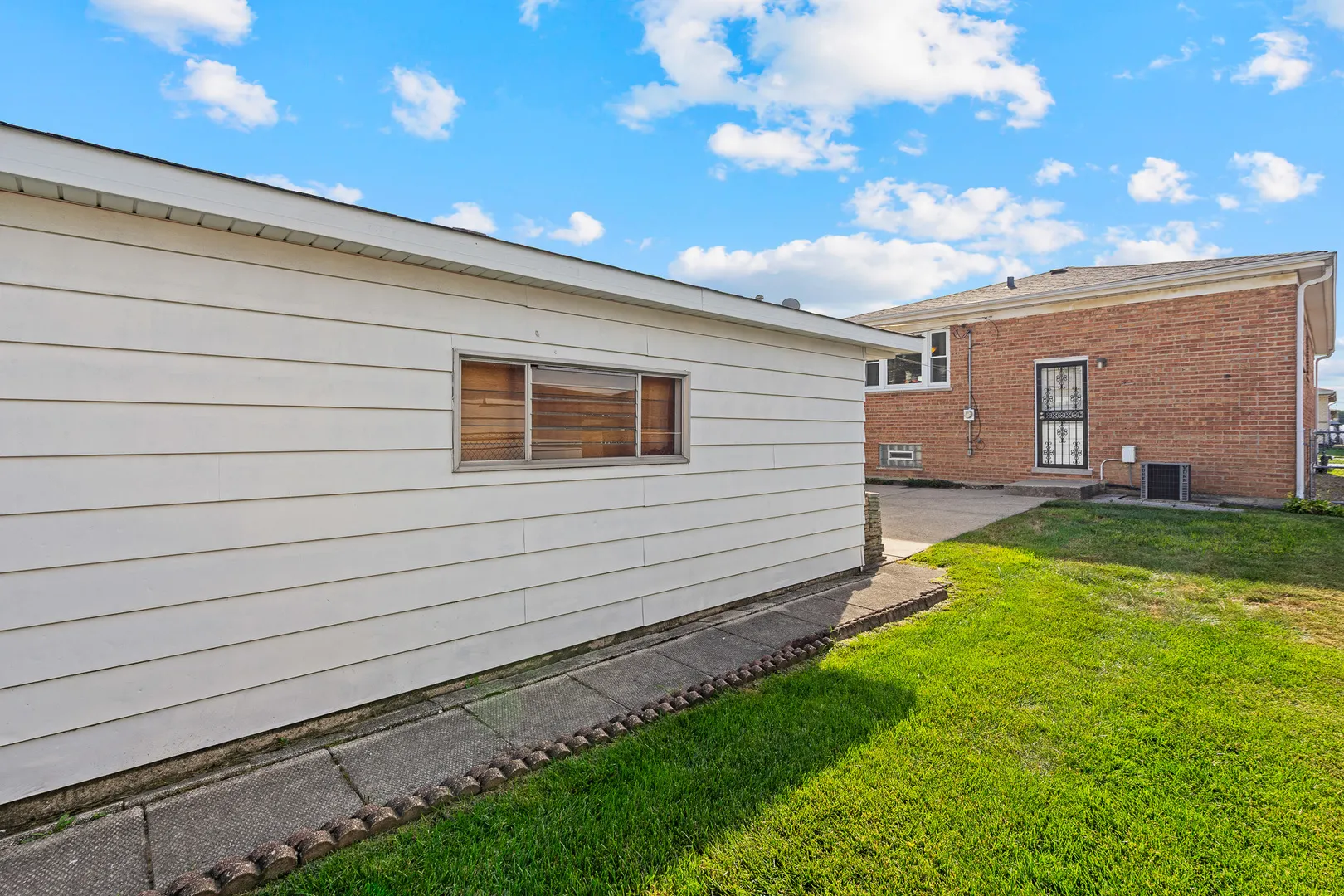 607 Hoxie Avenue IL