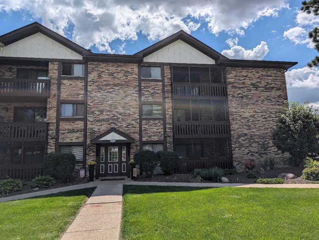 5965 Lakeside Place 204 IL