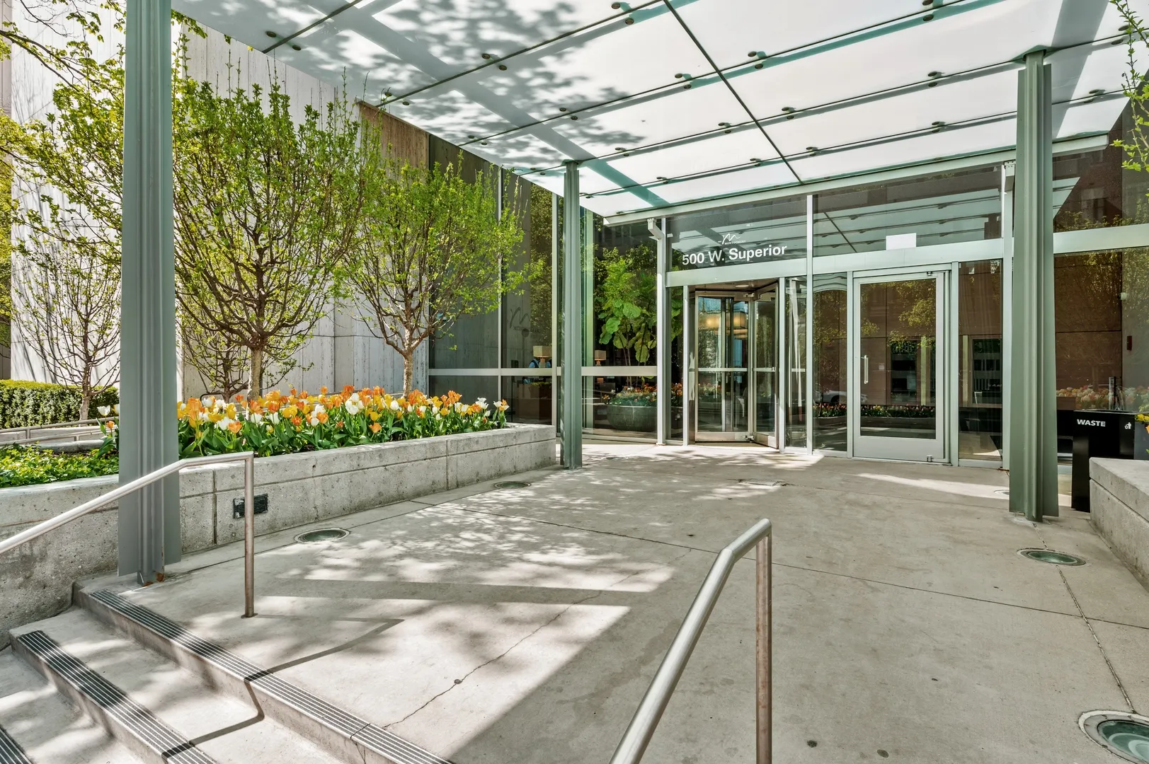 500 W SUPERIOR Street 805 IL