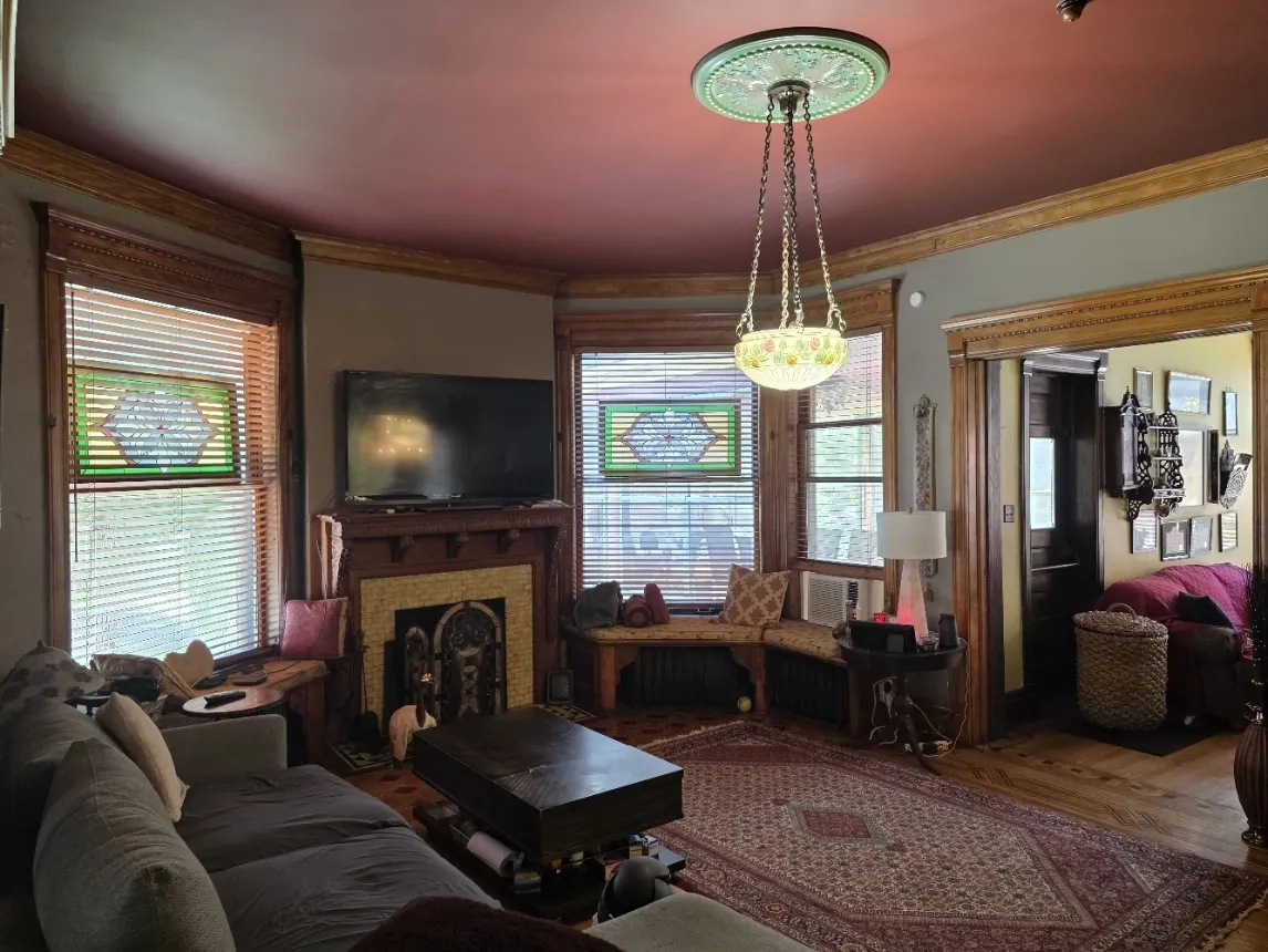 705 W Highland Avenue IL