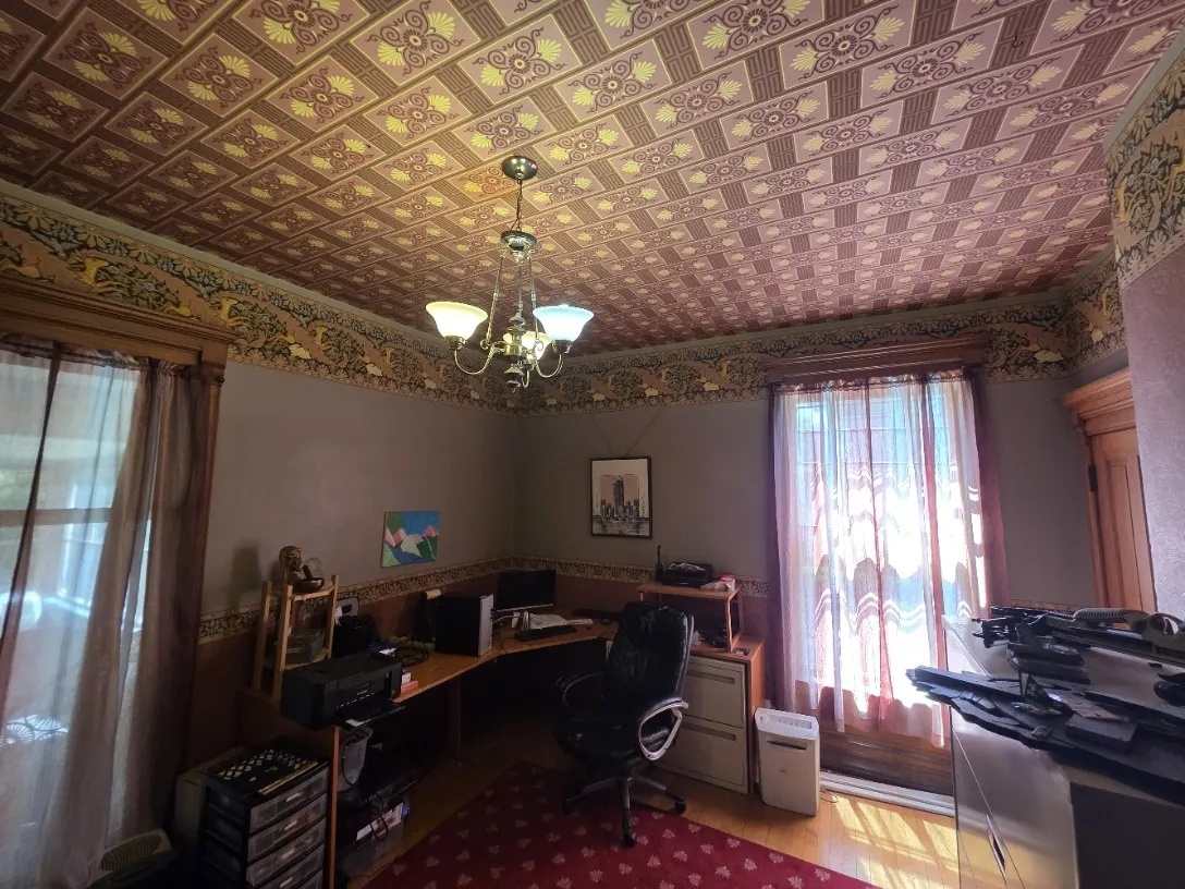 705 W Highland Avenue IL