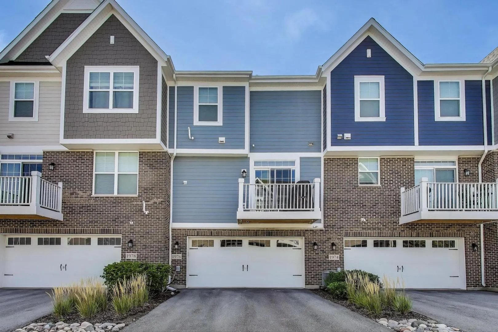1976 Kingsley Circle IL