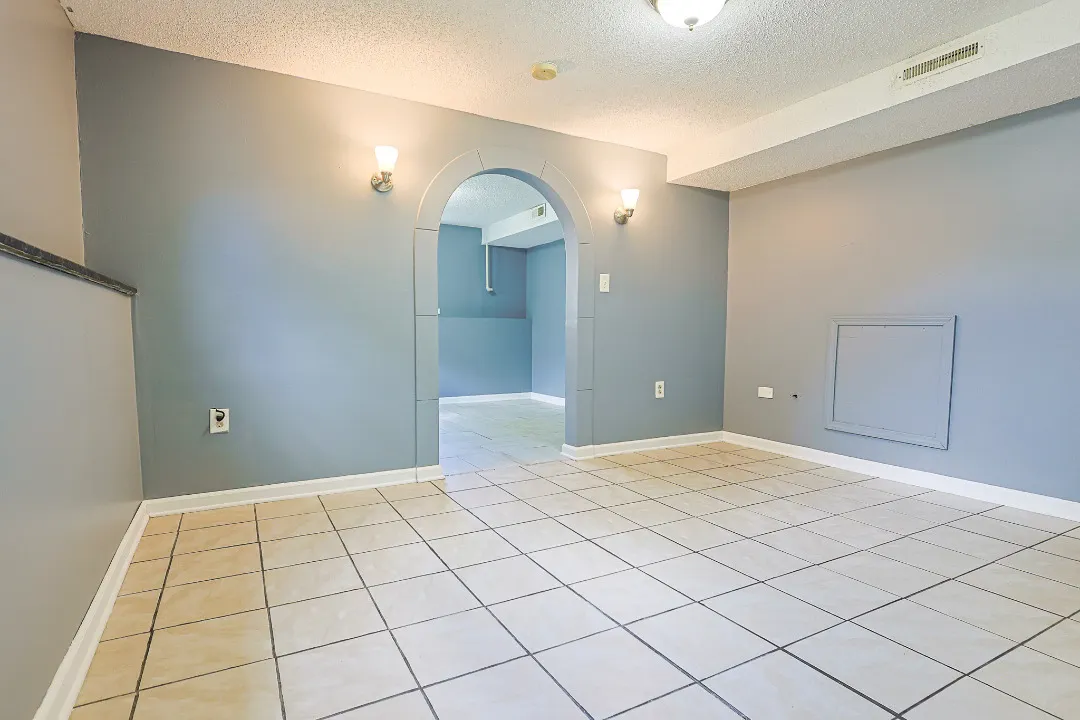 1000 Adams Court IL
