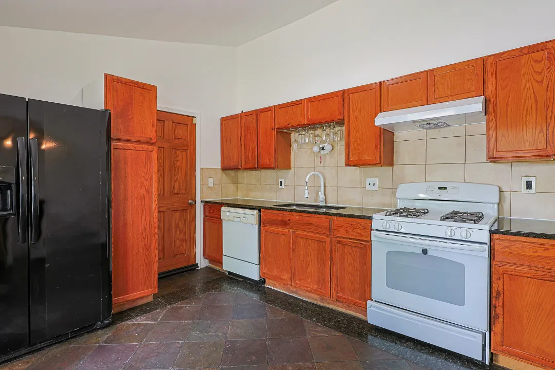 1000 Adams Court IL
