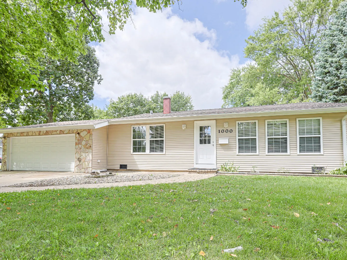 1000 Adams Court IL