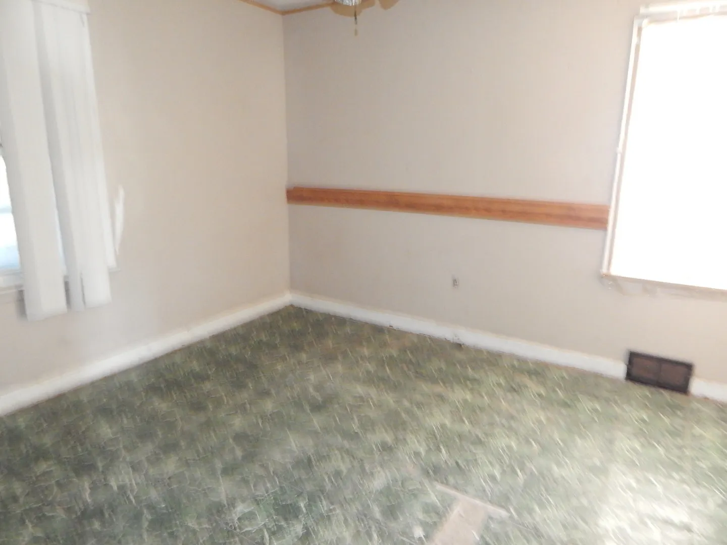 810 W 15th Street IL