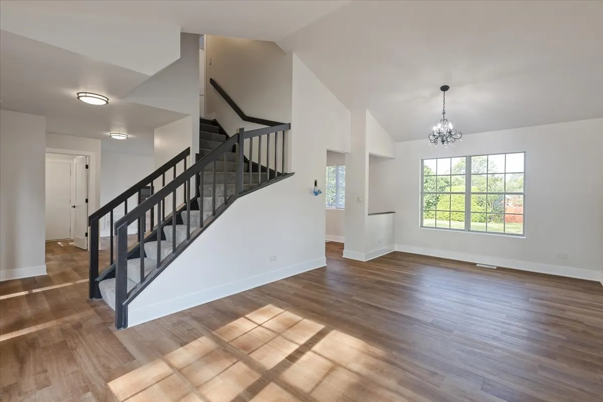 2042 University Drive IL