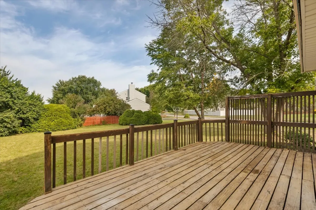 2042 University Drive IL
