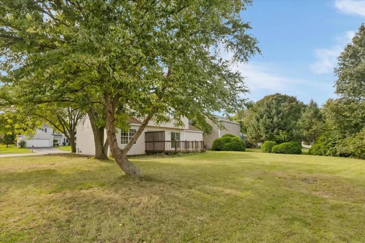 2042 University Drive IL
