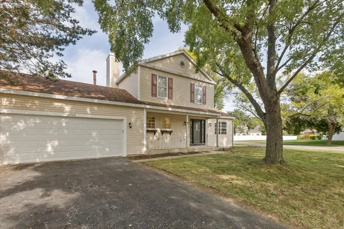 2042 University Drive IL
