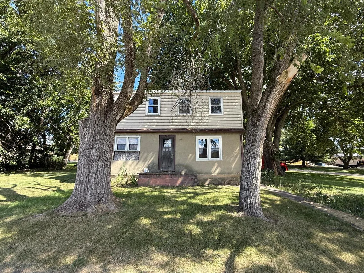 611 N Strong Avenue IL