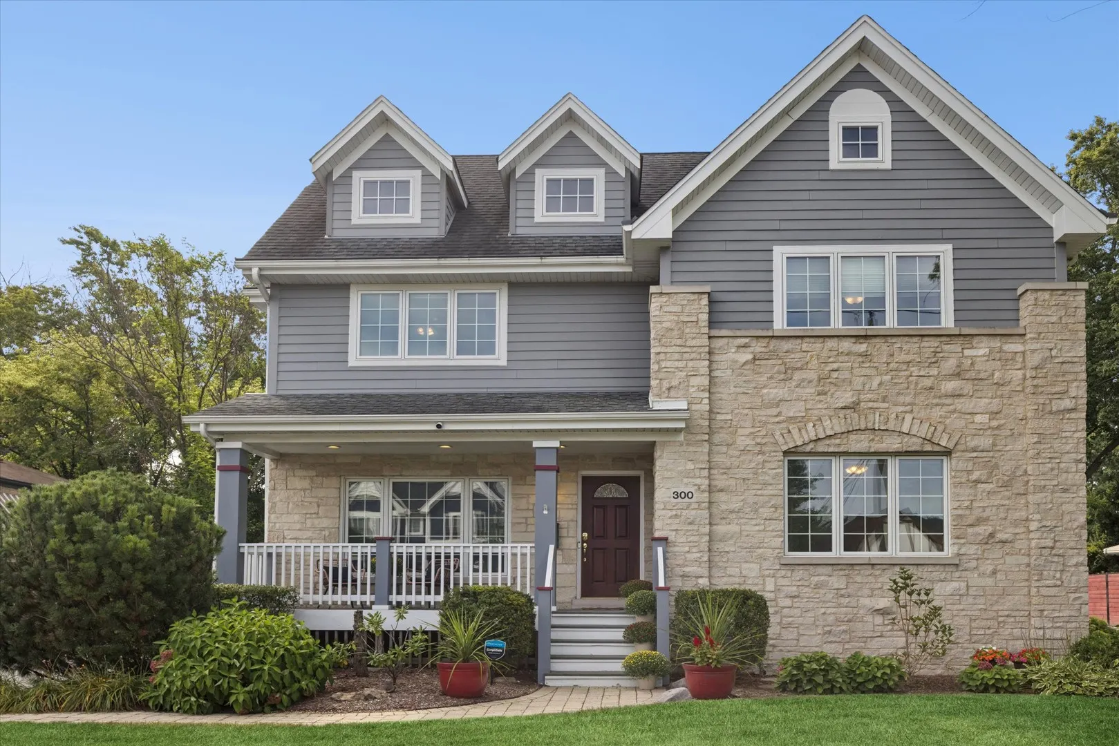 300 E Crescent Avenue IL