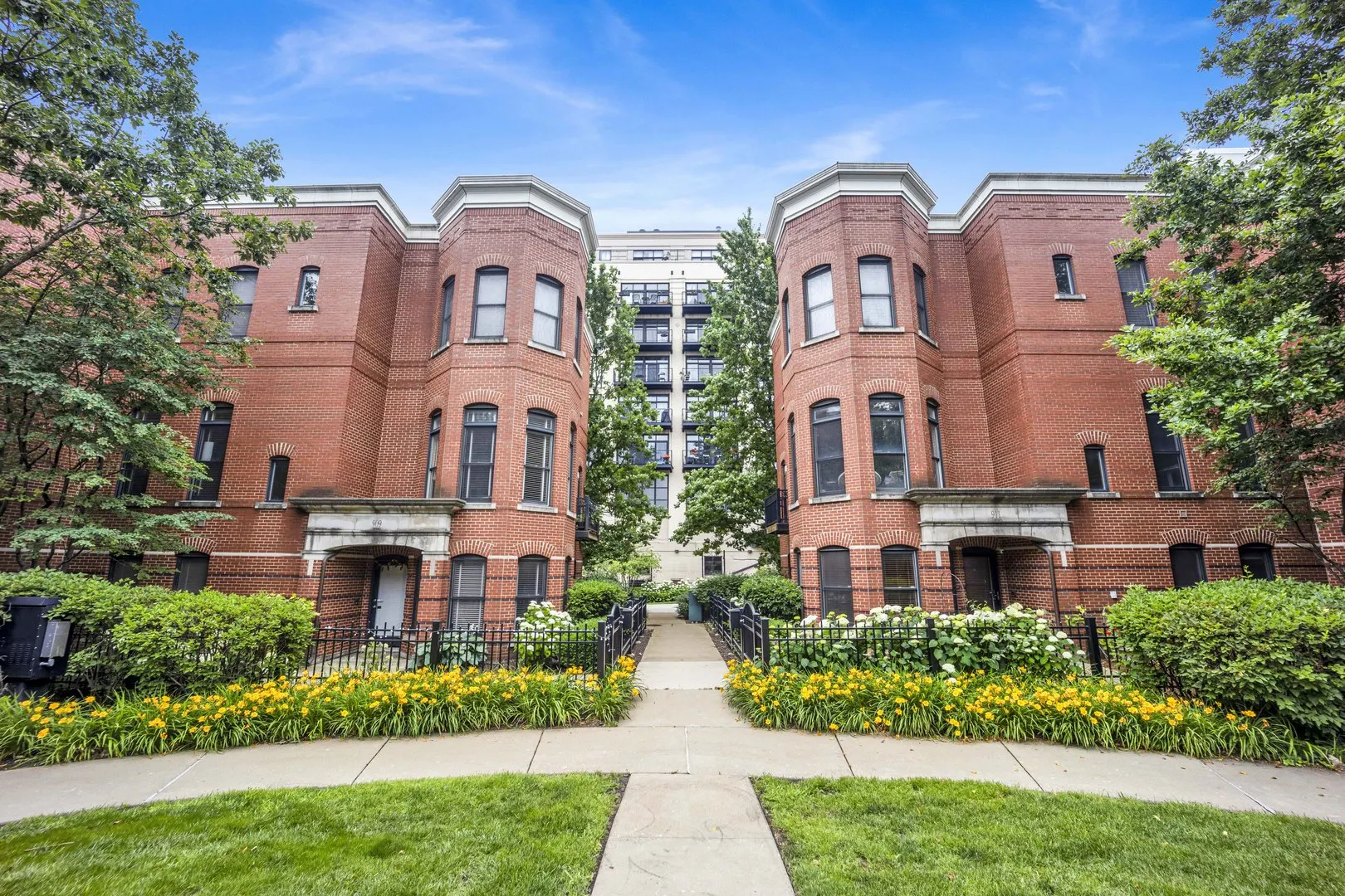 1111 W 15TH Street 224 IL