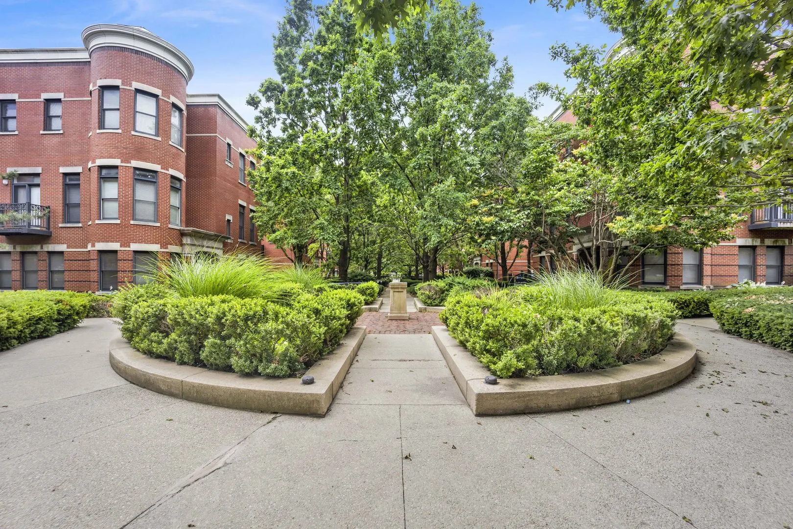 1111 W 15TH Street 224 IL