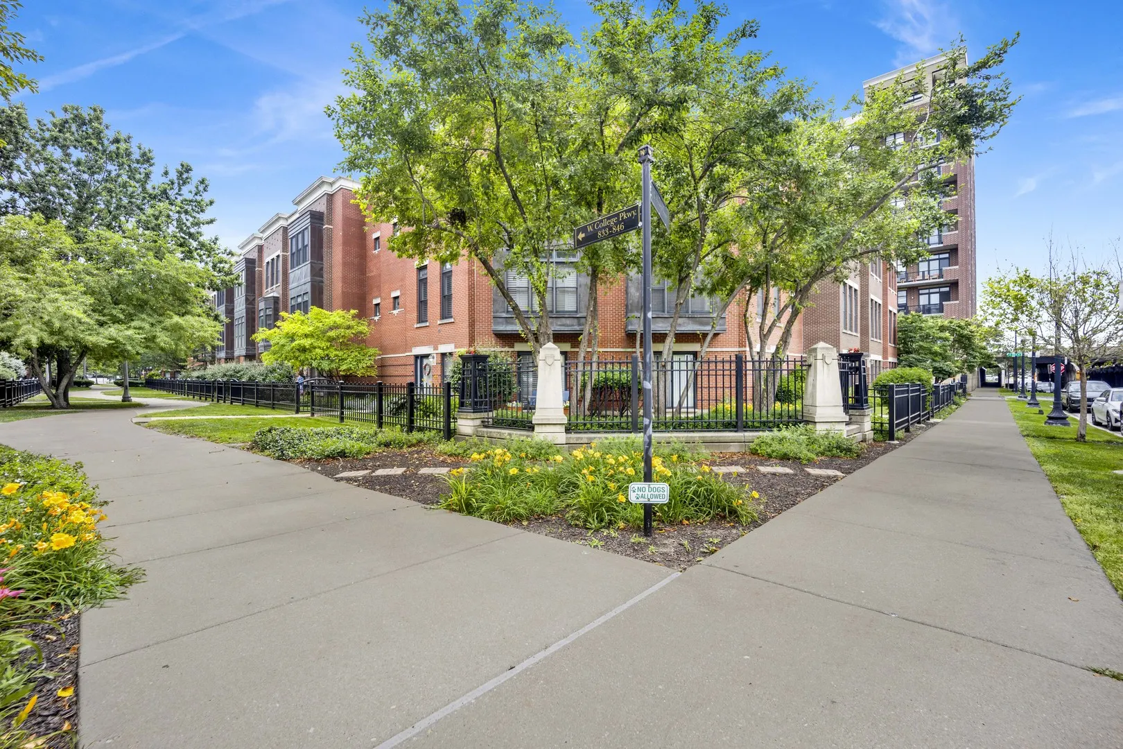 1111 W 15TH Street 224 IL