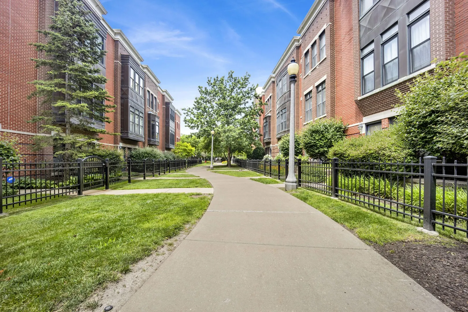 1111 W 15TH Street 224 IL