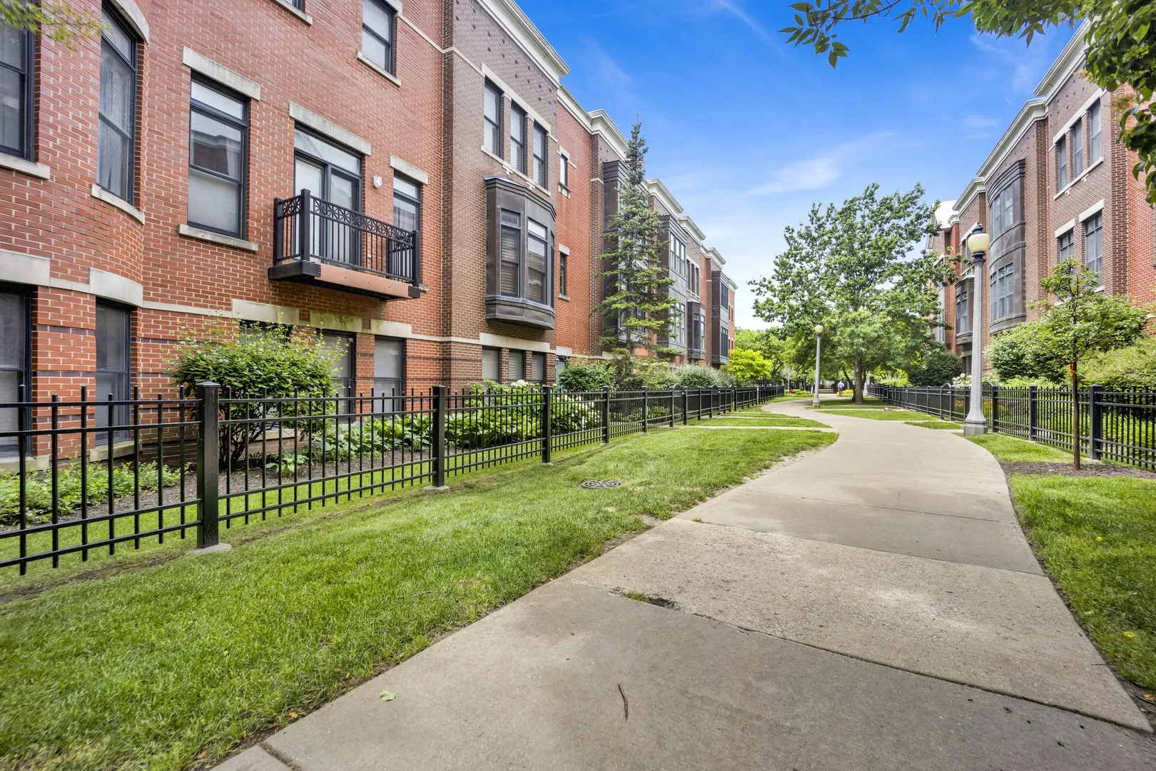 1111 W 15TH Street 224 IL