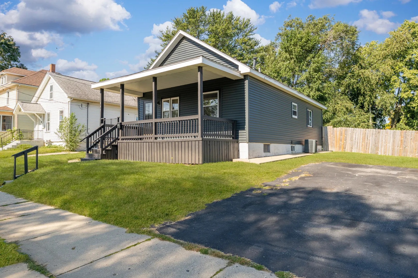 847 OLIVER Avenue IL