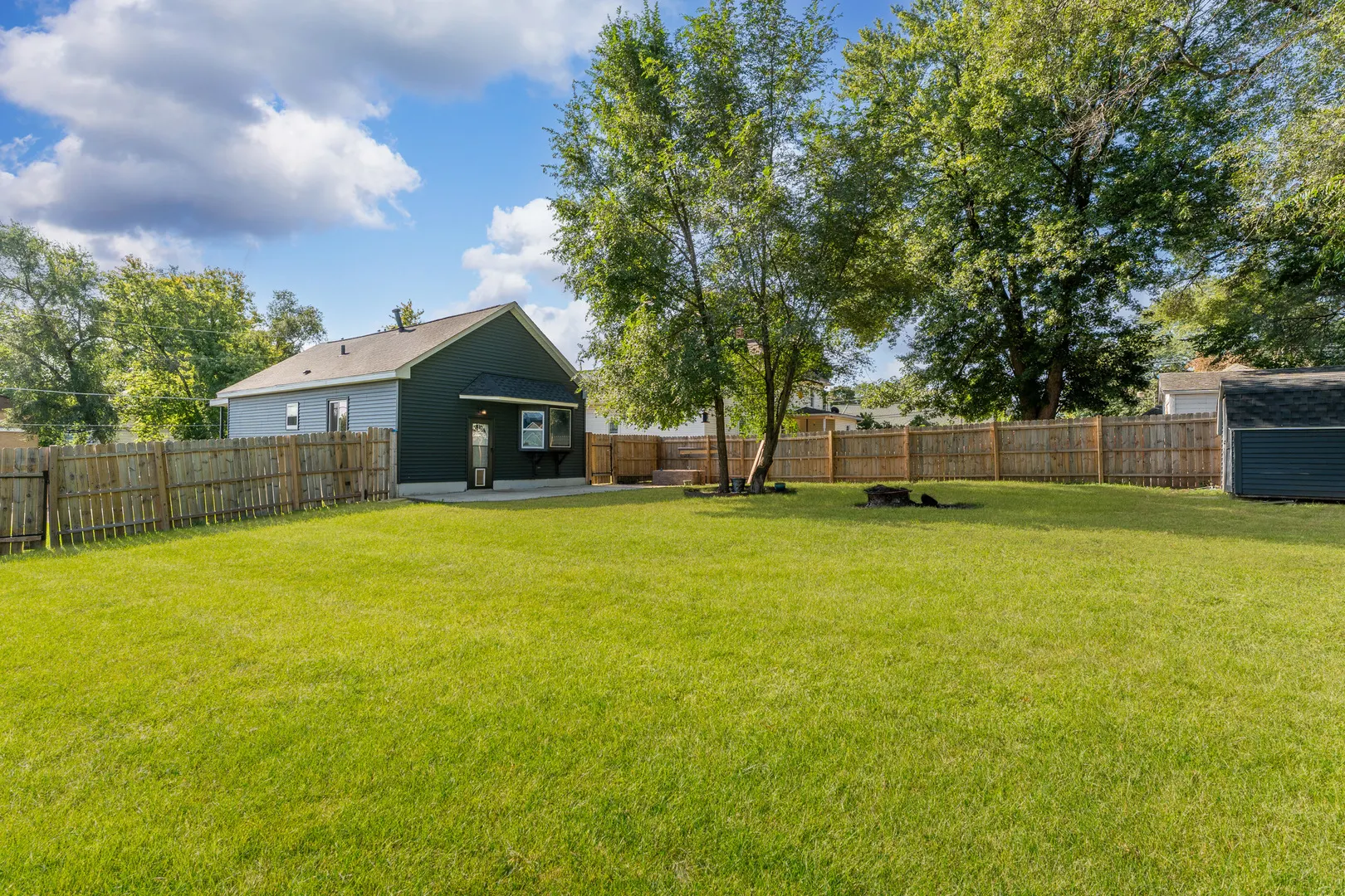847 OLIVER Avenue IL