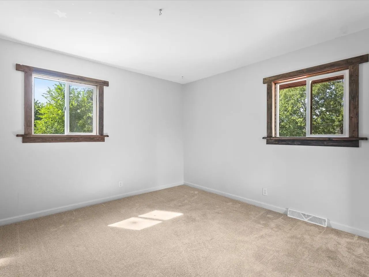 5825 Kirkwood Drive IL