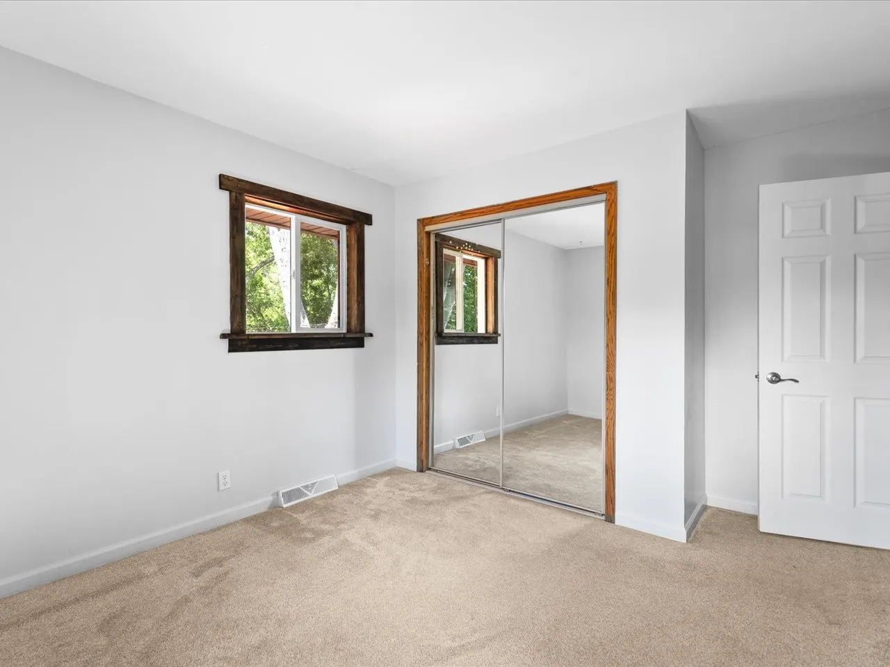 5825 Kirkwood Drive IL