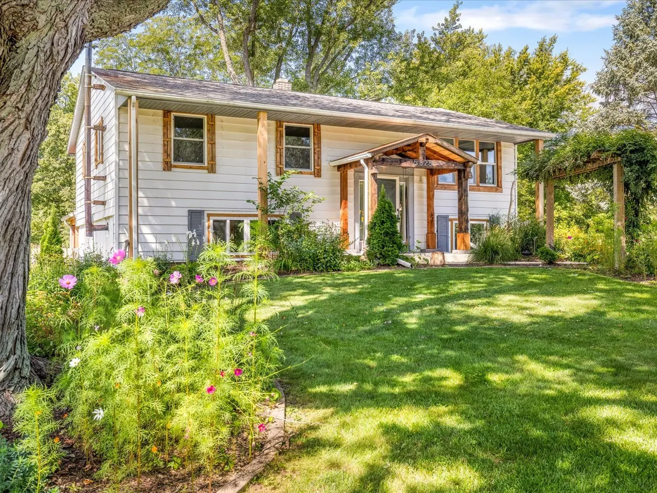 5825 Kirkwood Drive IL