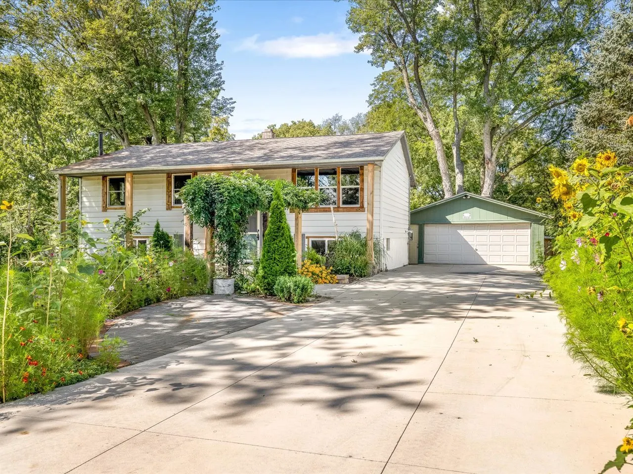 5825 Kirkwood Drive IL