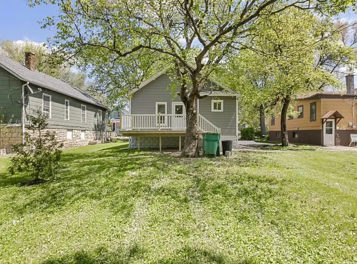453 Water Street IL
