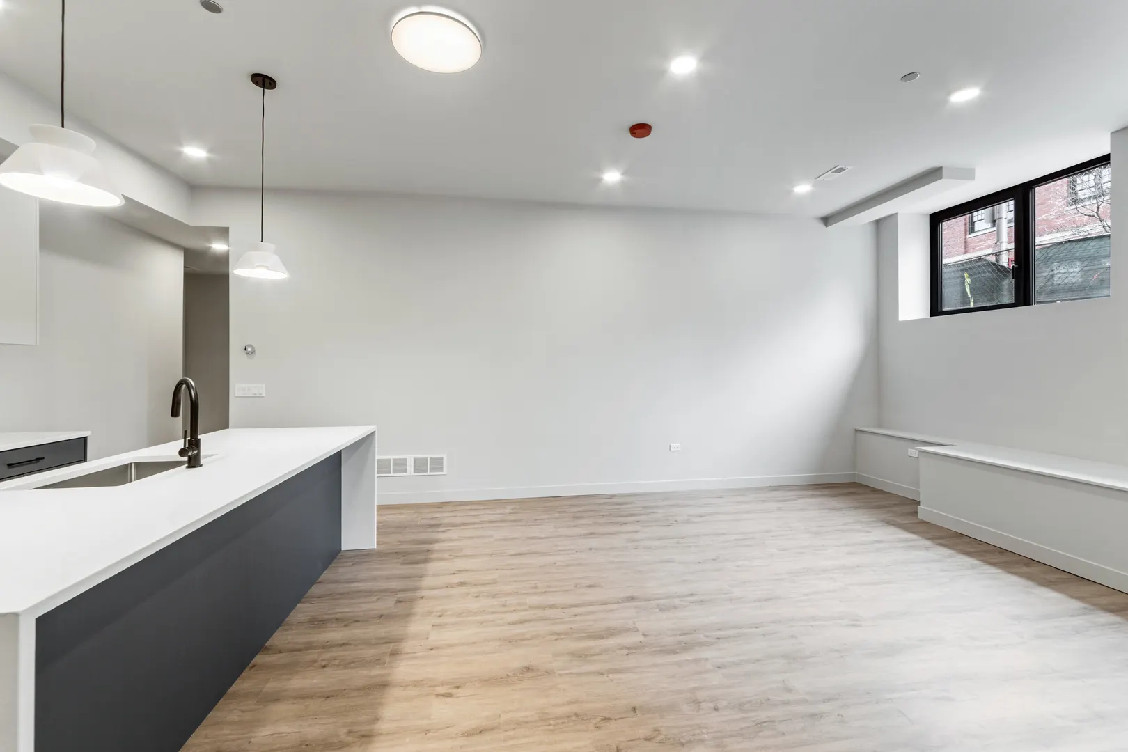 1550 W Monroe Street 102 IL